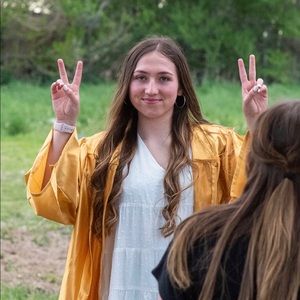 Meet your Posher, Abigail